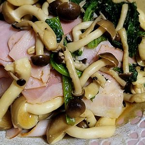 猫の作ってみた!投稿(水菜とベーコンの炒めもの)