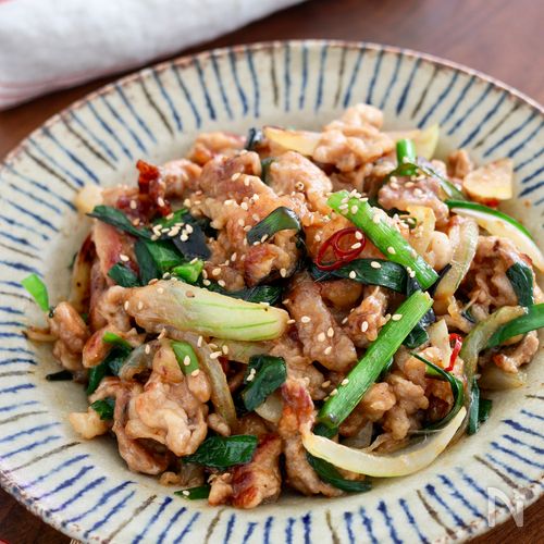 【簡単でおすすめ！】豚肉と新玉ねぎの甘味噌炒め
