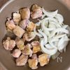 【鶏もも肉と玉ねぎのうま塩ガーリック炒め】旨みたっぷり♡の工程3