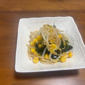 こむぎの作ってみた!投稿(味噌ラーメン風《もやし♡にんにく味噌サラダ》)