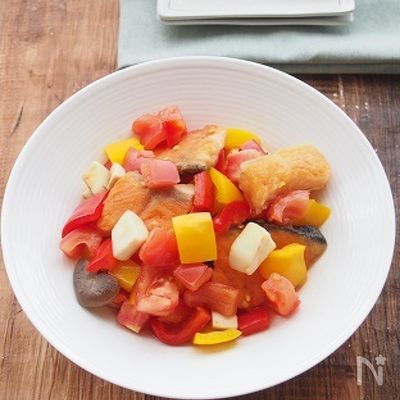 【作り置き】揚げない。塩鮭とたっぷり野菜のトマトマリネ