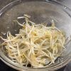 【もやしのガーリックペッパー和え】お酒片手に箸が止まらない♪の工程1
