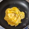 ピーマンと豆腐と塩昆布の卵炒めの工程2