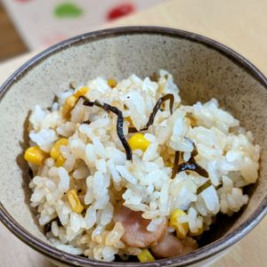 まゆのの作ってみた!投稿(コーン缶で簡単《ガリバタ塩昆布♡混ぜごはん》)