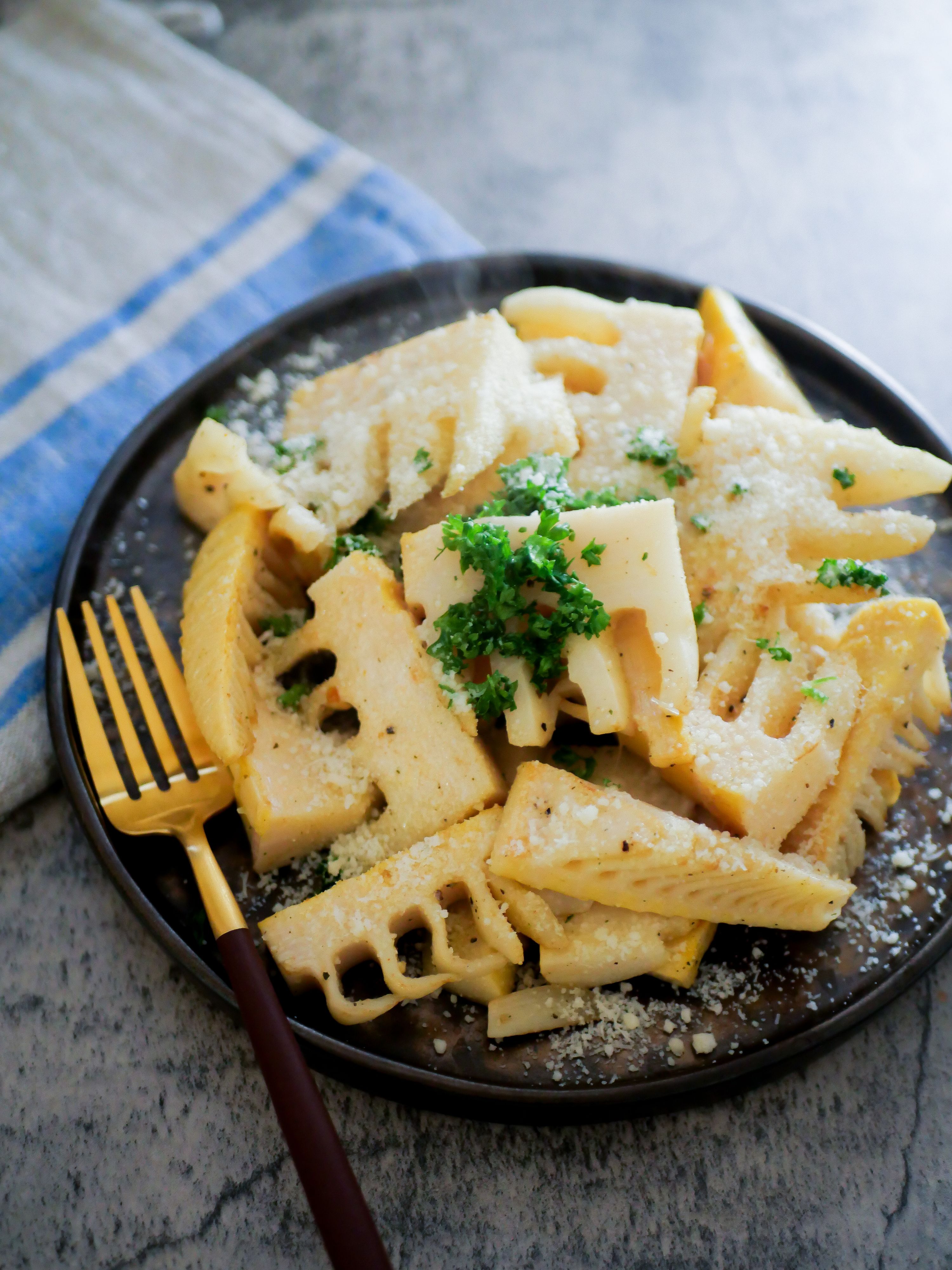 エグみが消える…！たけのこのにんにくチーズ炒め | レシピサイトNadia