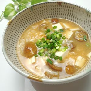 とのちゃまの作ってみた!投稿(リセットごはん＊なめこと豆腐の味噌雑炊)