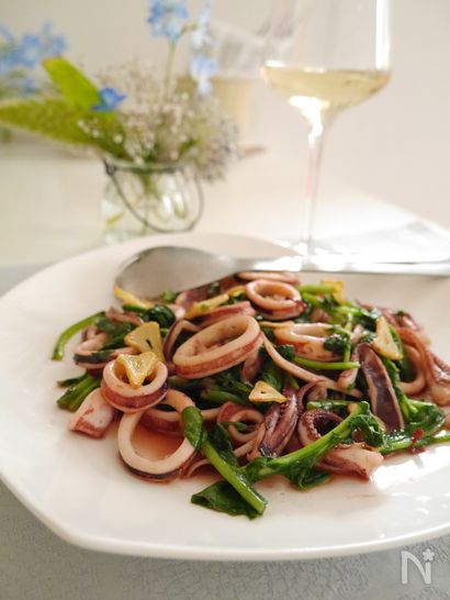 イカとルッコラのアンチョビガーリック炒め