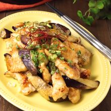 お肉やわらか♪鶏むね肉となすの照りマヨ焼き