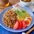 きのこたっぷりで腸活にも♩カレー風味ジャージャー麺