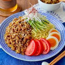 きのこたっぷりで腸活にも♩カレー風味ジャージャー麺