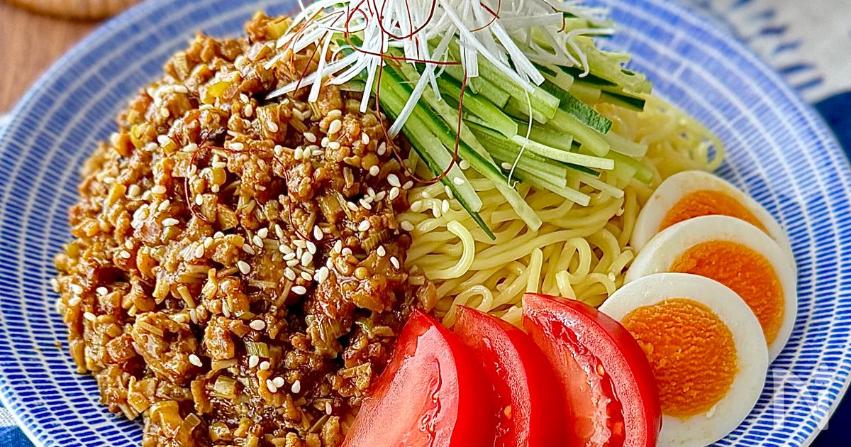 きのこたっぷりで腸活にも♩カレー風味ジャージャー麺