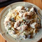 ワンパン15分！【鶏肉ときのこのクリームパスタ】牛乳でＯＫ♩