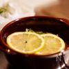 簡単にしっとりジューシー。鶏もも肉の塩レモンコンフィの工程2