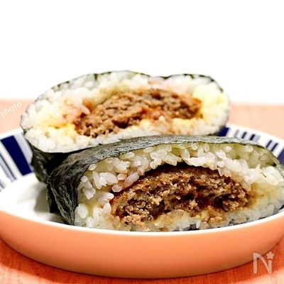 残ったハンバーグで「チーズバーグおにぎらず」
