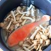 秋の味覚を堪能する♪鮭ときのこの味噌バターごはんの工程2