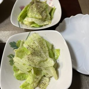 Hikeyの作ってみた!投稿(レンジ1分！やみつき塩だれ春キャベツ。)