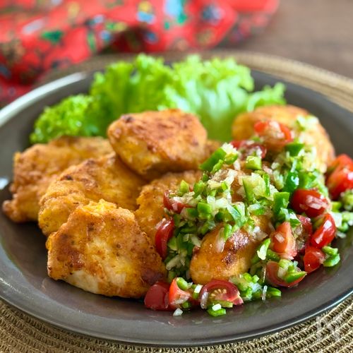 サルサソースがさっぱり美味しい!鶏むね肉のメキシカンピカタ