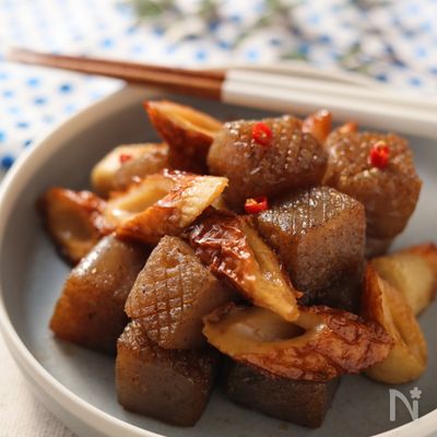 こんにゃくとちくわの甘辛炒め　ごはんが進む！
