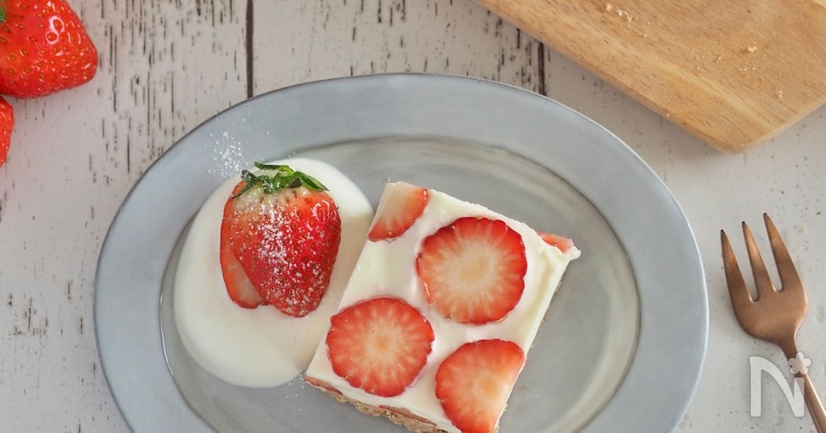 苺のレアチーズケーキ