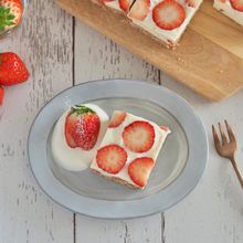 苺のレアチーズケーキ
