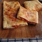 サバ缶とトマトの油揚げパイ