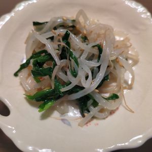 たりおの作ってみた!投稿(\超簡単/レンチン10分【もやしとニラの病みつきナムル】)