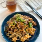 豚バラとレタスの香ばし焼きうどん【卵入りで大満足】