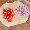 副菜に！おもてなしにも♪トマトと紫玉ねぎのレモンマリネの工程1