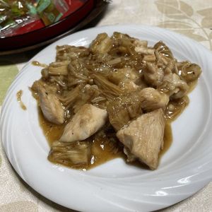 みやしたまほの作ってみた!投稿(コスパ最強♪柔らか鶏むね肉とえのきのさっぱりコク旨バタポン煮)