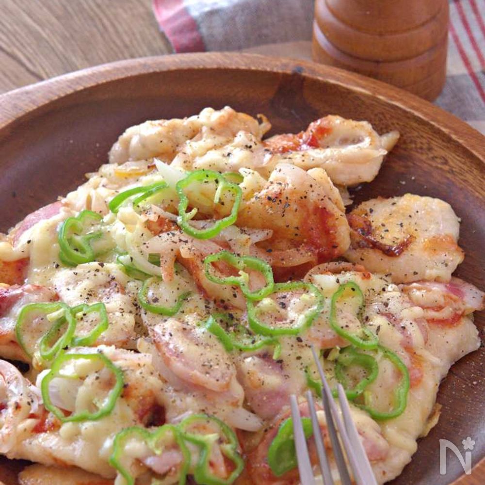 鶏むね肉でピザ風とろーりチーズ焼き | レシピサイトNadia