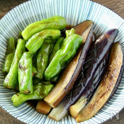 冷やしてどうぞ!なすとししとうの焼き浸し