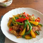 ごはんがすすむ和総菜☆鶏肉とパプリカのカレー炒め