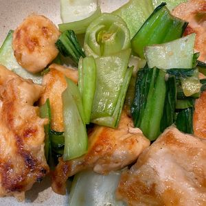 Naoの作ってみた!投稿(【鶏むね肉と青梗菜の中華風塩炒め】お肉しっとり！あっさり旨い)