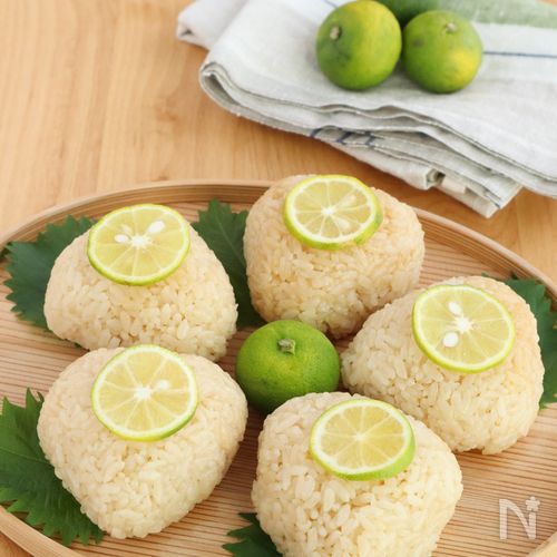 おでんの出汁で作る◎すだち香るおにぎり