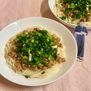 すみの作ってみた!投稿(にらとねぎがたっぷり!そうめんで作るピリ辛肉味噌のあえ麺)