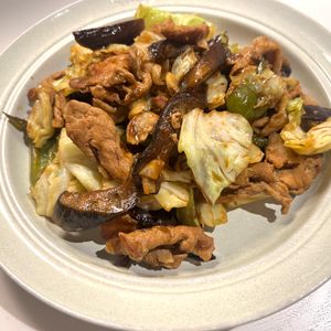 しーちゃんの作ってみた!投稿(『ご飯が進む！もりもり食べたい回鍋肉』そそる中華おかず♡)