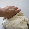 手ごねで伸びる♪もちもちpizza生地の工程4