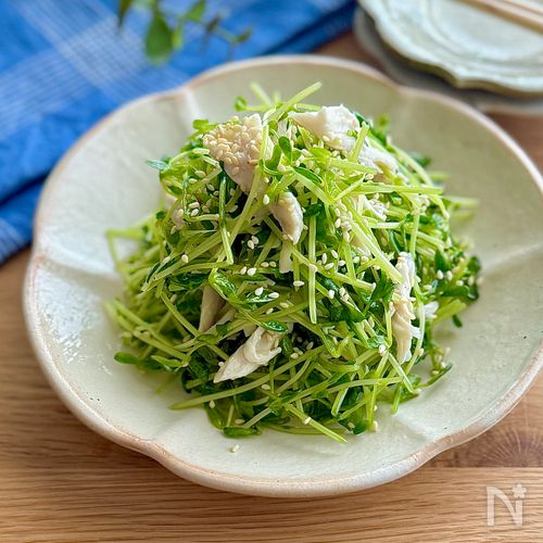 シャキシャキ食感♩豆苗と鶏ささみのうま塩ナムル