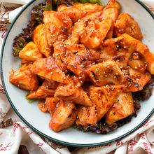 【胸様レシピ】激うま過ぎる!胸肉とたけのこのヤンニョム炒め◎
