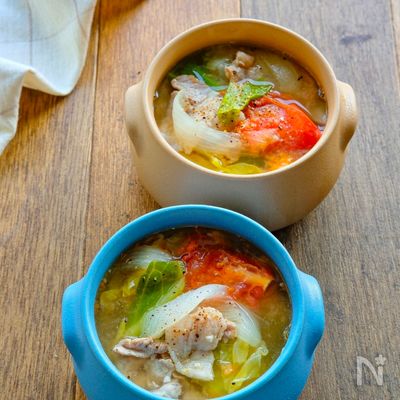 春キャベツと新玉ねぎとトマトのコンソメ味噌豚汁