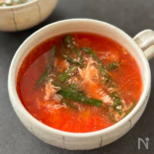 卵白消費にも♪【ニラと卵白のトマトスープ】