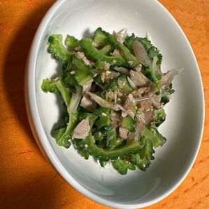 meguの作ってみた!投稿(ゴーヤの梅茗荷和え)