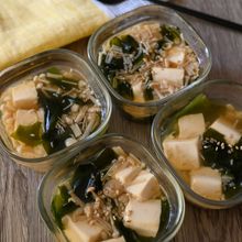 豆腐とわかめ、えのきの中華スープ