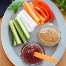 野菜がたっぷり食べられる!2種のディップソース