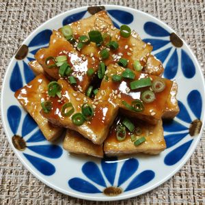よっこの作ってみた!投稿(【厚揚げのごま照り焼き】ご飯が進む！節約おかず)