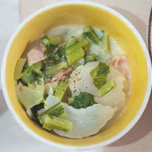 milkの作ってみた!投稿(ほっとする味わい♪かぶとベーコンの白だしミルクスープ)