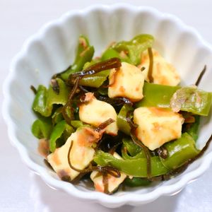 まゆの作ってみた!投稿(和えるだけ！やみつき！ピーマンとベビーチーズの塩昆布和え)