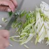 【レンジで簡単】長ねぎとしらすの中華あえの工程1