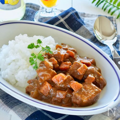やわらかビーフカレー【スプーンで切れるゴロゴロお肉】介護食