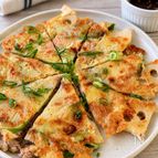 【れんこんと豚こまのチーズチヂミ】外カリ中もち